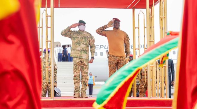 Coopération Mali-Burkina : le Président de la Transition, S.E. Colonel Assimi Goïta, entame sa première visite officielle au Burkina Faso