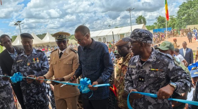 L’inspecteur général Amadou Konaté et le ministre Alousséni Sanou à l’inauguration de nouveaux bâtiments pour les Douanes à Nougani : Une complicité qui harmonise la refondation du secteur douanier